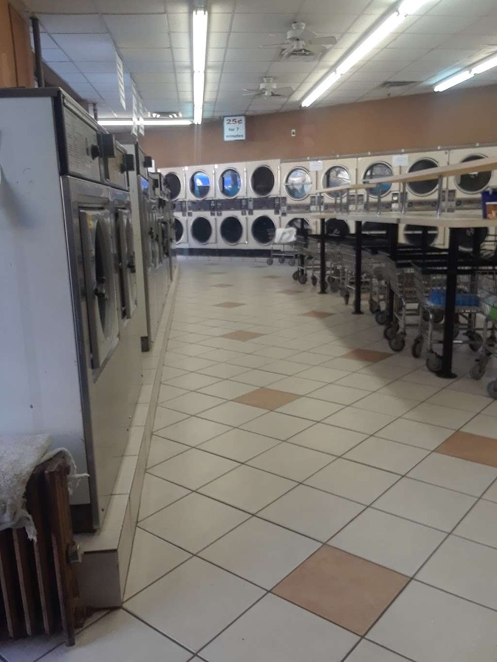 Belmont Laundry Center | 2340 Belmont Ave, The Bronx, NY 10458, USA | Phone: (718) 295-4604