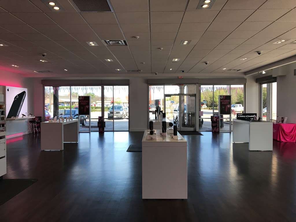 T-Mobile | 14755 N Fwy Service Rd, Houston, TX 77090 | Phone: (281) 377-5578