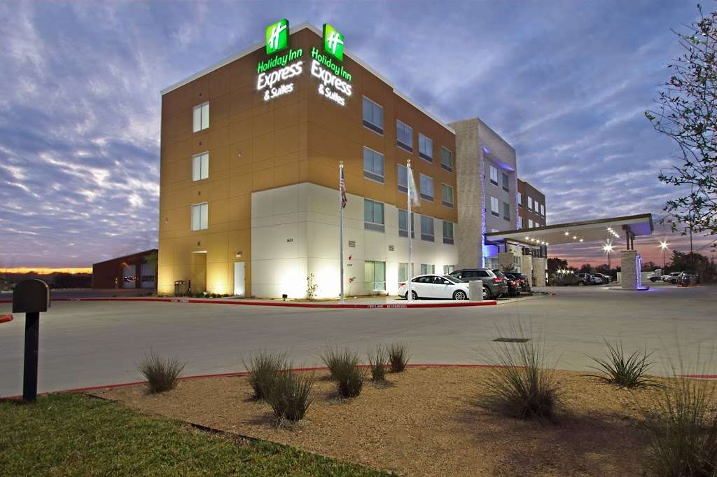 Holiday Inn Express & Suites Brookshire - Katy Freeway | 34103 Katy Fwy, Brookshire, TX 77423, USA | Phone: (281) 934-2229