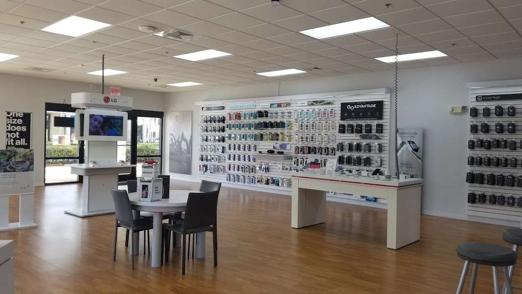 Verizon Authorized Retailer – GoWireless | 14811 Lyons Rd Suite 100, Delray Beach, FL 33446, USA | Phone: (561) 223-7640