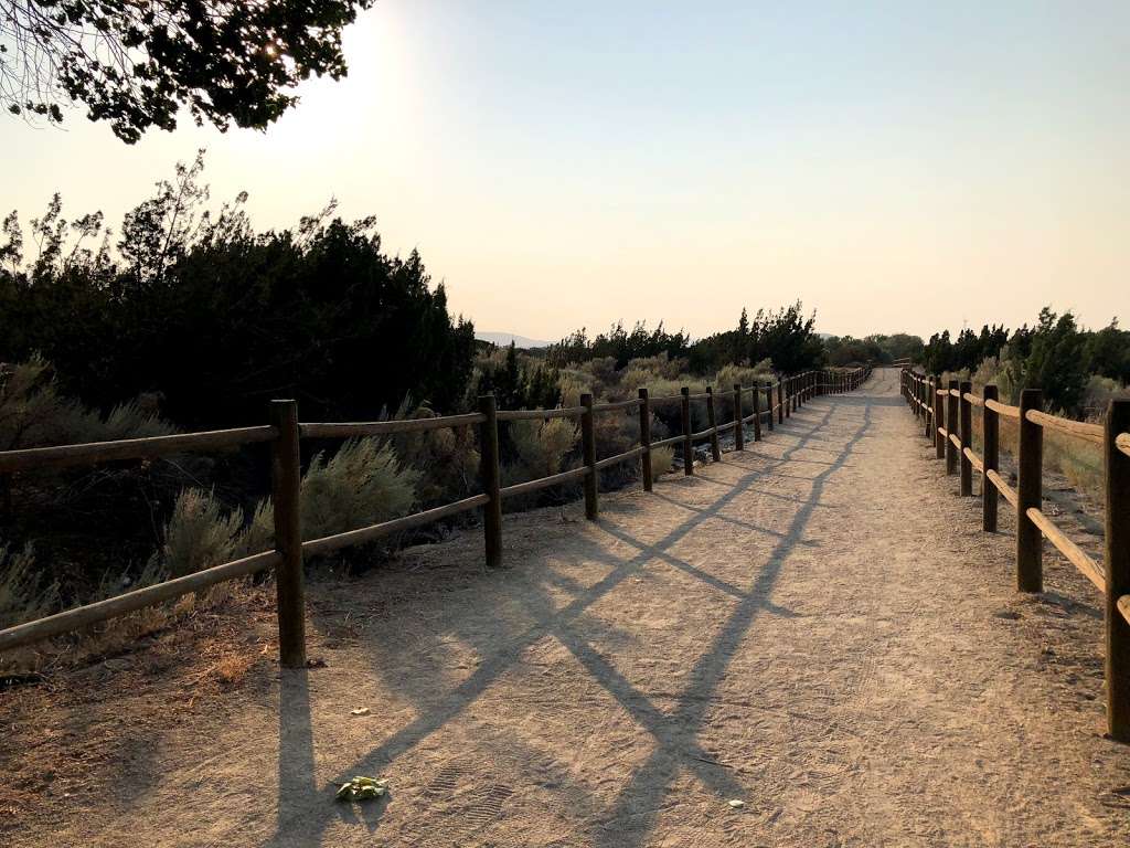 Barrel Springs Trail And Equestrian Area | 1300 E Barrel Springs Rd, Palmdale, CA 93550, USA | Phone: (661) 267-5611