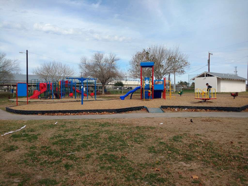 Vernon G Schimel Memorial Park | Somerset, TX 78069, USA