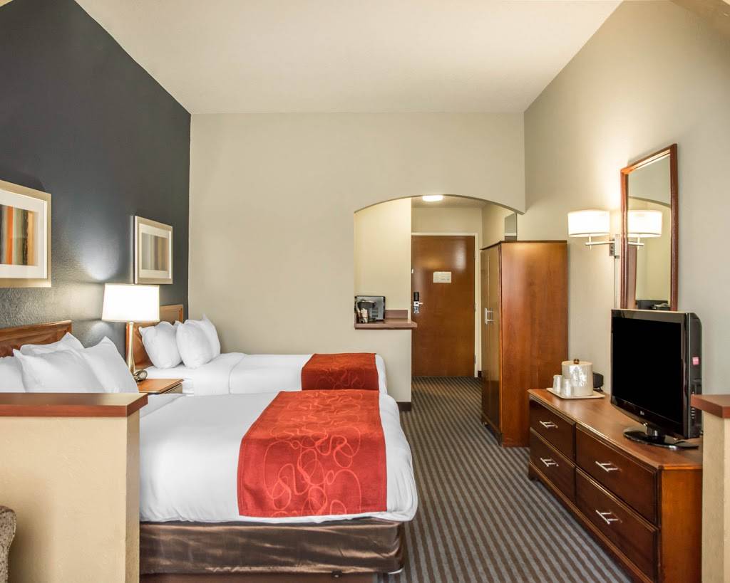 Comfort Suites Newport - Cincinnati Riverfront | 420 Riverboat Row, Newport, KY 41071, USA | Phone: (859) 757-4590