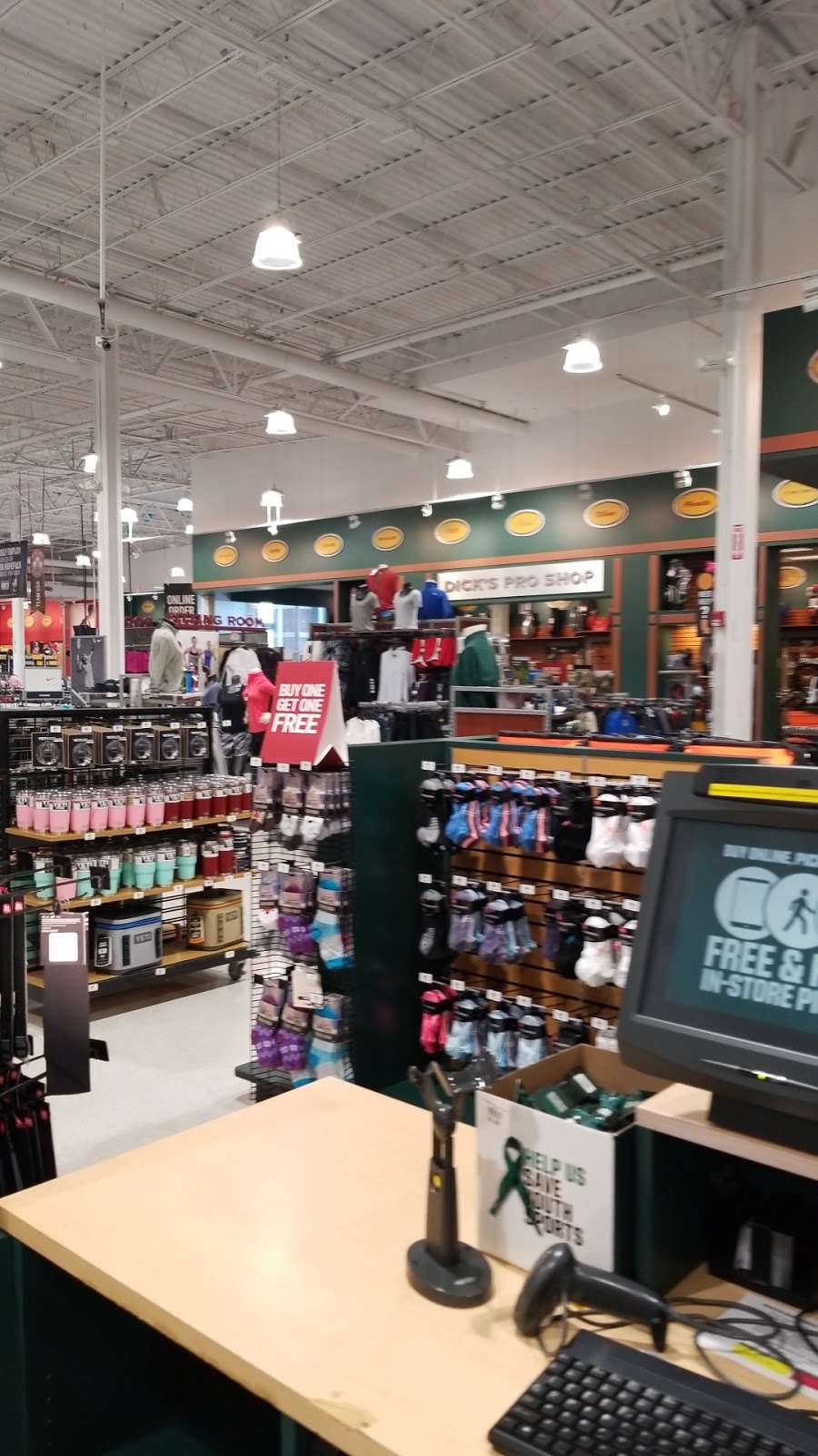 DICKS Sporting Goods | 11080 Mall Cir, Waldorf, MD 20603 | Phone: (301) 885-1762