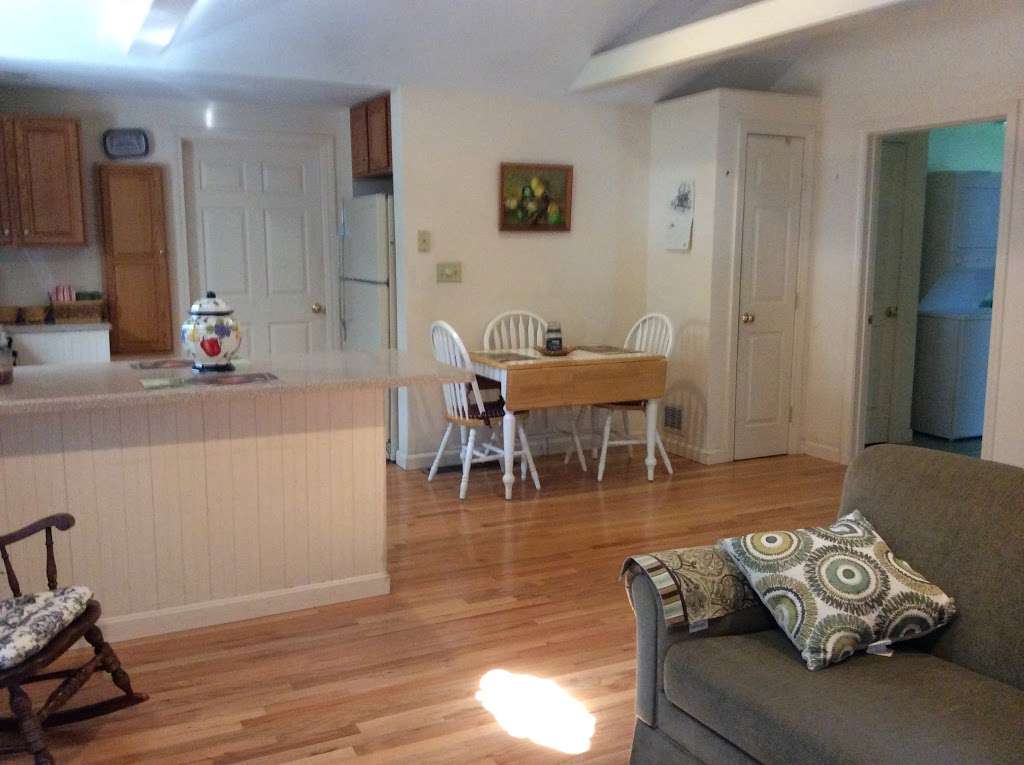 Perkins Place Bed & Breakfast | 2 Dunham Rd, Plymouth, MA 02360, USA | Phone: (508) 746-3193