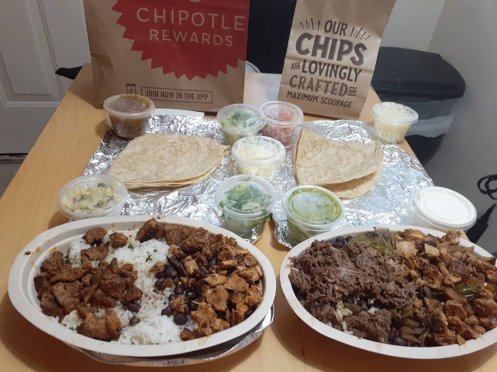 Chipotle Mexican Grill | 695 W Waterloo St, Canal Winchester, OH 43110, USA | Phone: (614) 321-3840