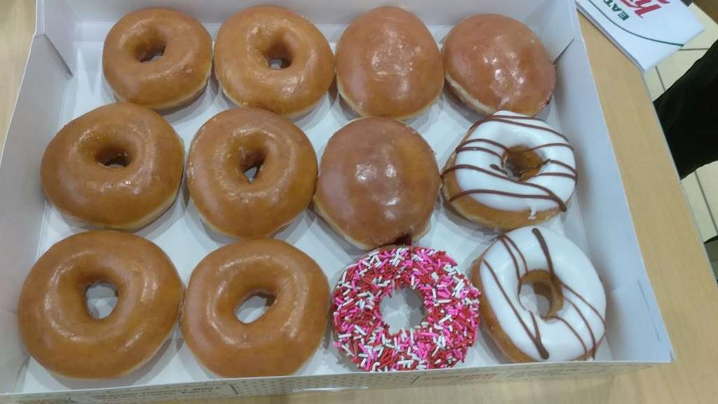 Krispy Kreme | 114 N Dupont Hwy, New Castle, DE 19720, USA | Phone: (302) 327-0596