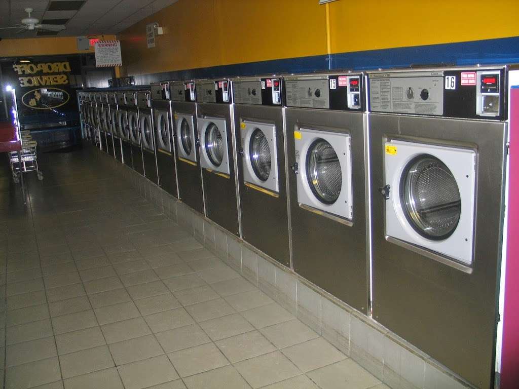 Super Saver Laundromat | 290 White St, Danbury, CT 06810 | Phone: (877) 247-9945