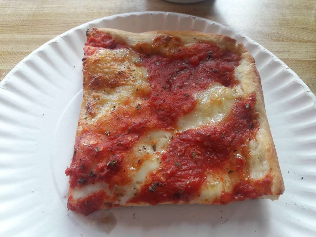 DiMaios Italian Ristorante & Pizzeria | 27 Main St, Hellertown, PA 18055, USA | Phone: (610) 838-8004