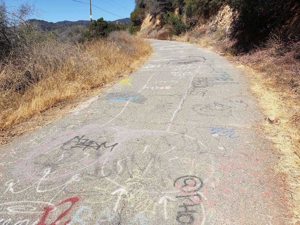 Murphy Ranch Trailhead | 2050-2054 Sullivan Fire Rd, Pacific Palisades, CA 90272, USA