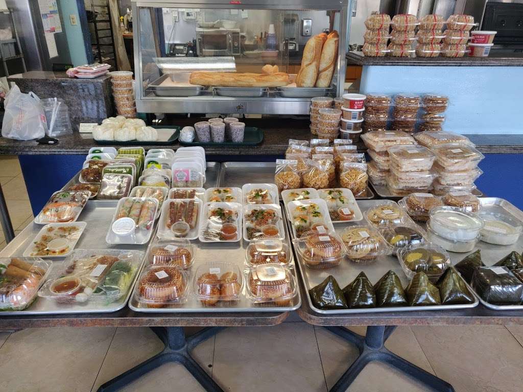 Hue Thai Bakery & Deli | 8968 Garvey Ave, Rosemead, CA 91770, USA | Phone: (626) 571-5850