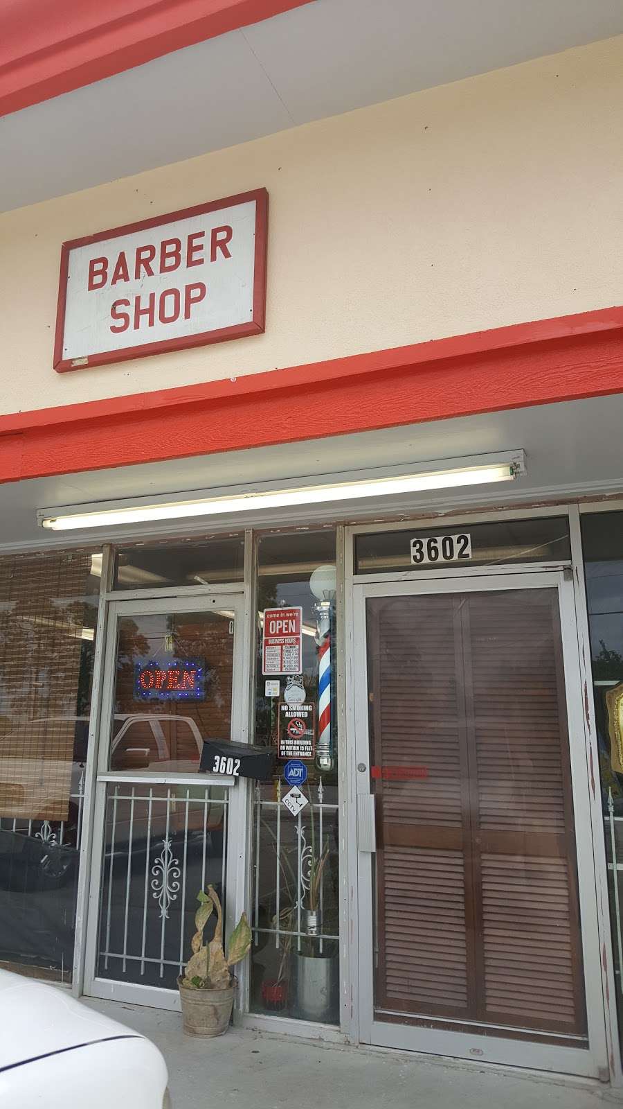 Diaz Barber Shop | 3602 W Baker Rd, Baytown, TX 77521, USA | Phone: (832) 414-9441
