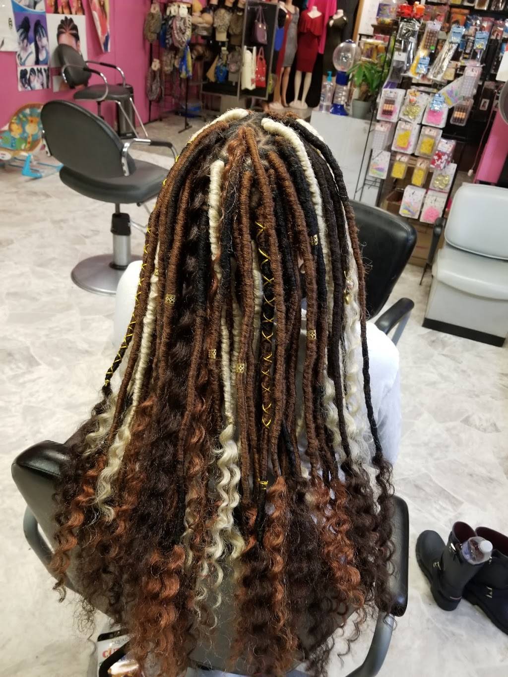 African Hair Braiding Mawata | 3503 Penn Ave N, Minneapolis, MN 55412, USA | Phone: (612) 876-6796