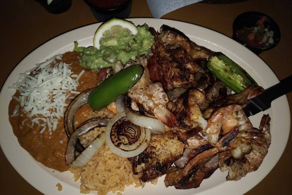 Chuys Taqueria | 208 Railroad Ave, Winters, CA 95694, USA | Phone: (530) 795-9811