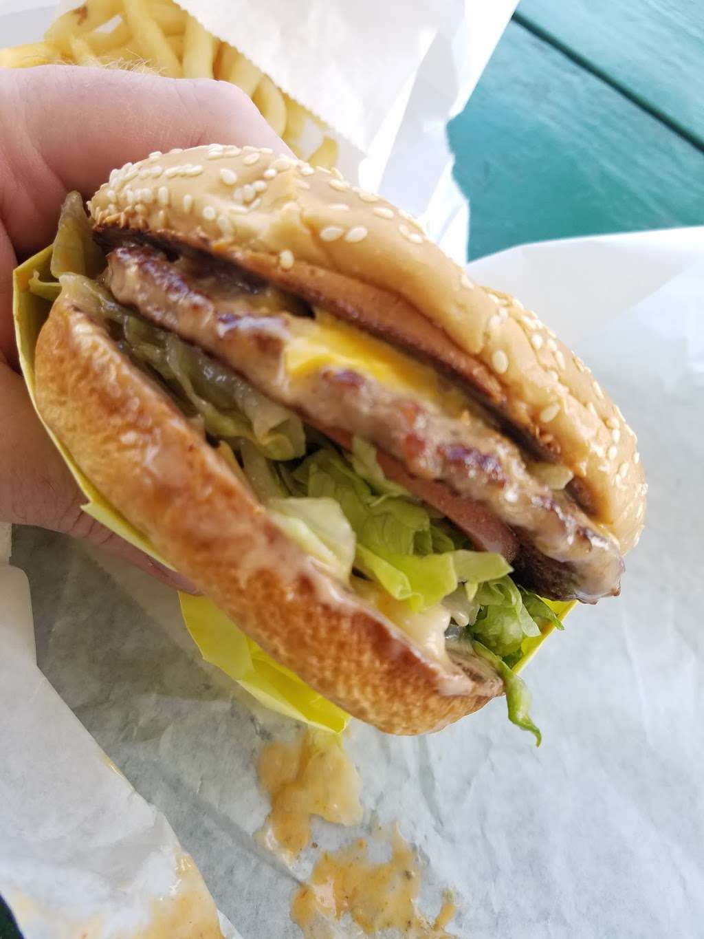 Toms Burgers | 3655 Santa Fe Ave, Long Beach, CA 90810, USA | Phone: (562) 424-1066