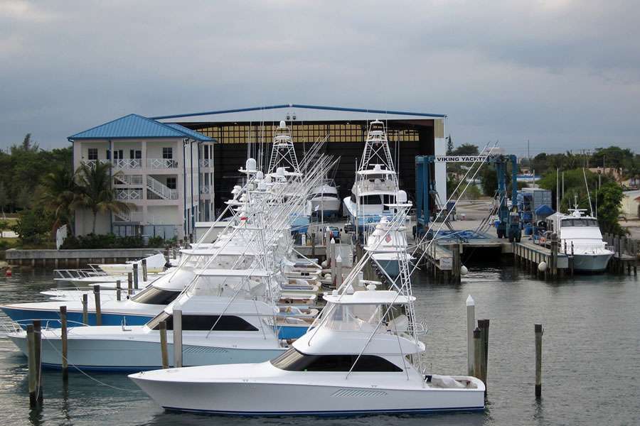 Bluewater Yacht Sales | 1550 Avenue C, Riviera Beach, FL 33404, USA | Phone: (561) 845-0606