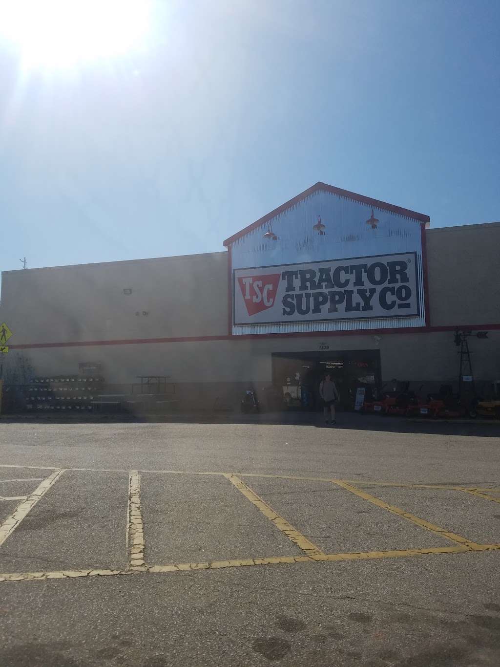 Tractor Supply Co. | 1839 J A Cochran Bypass, Chester, SC 29706, USA | Phone: (803) 581-7800