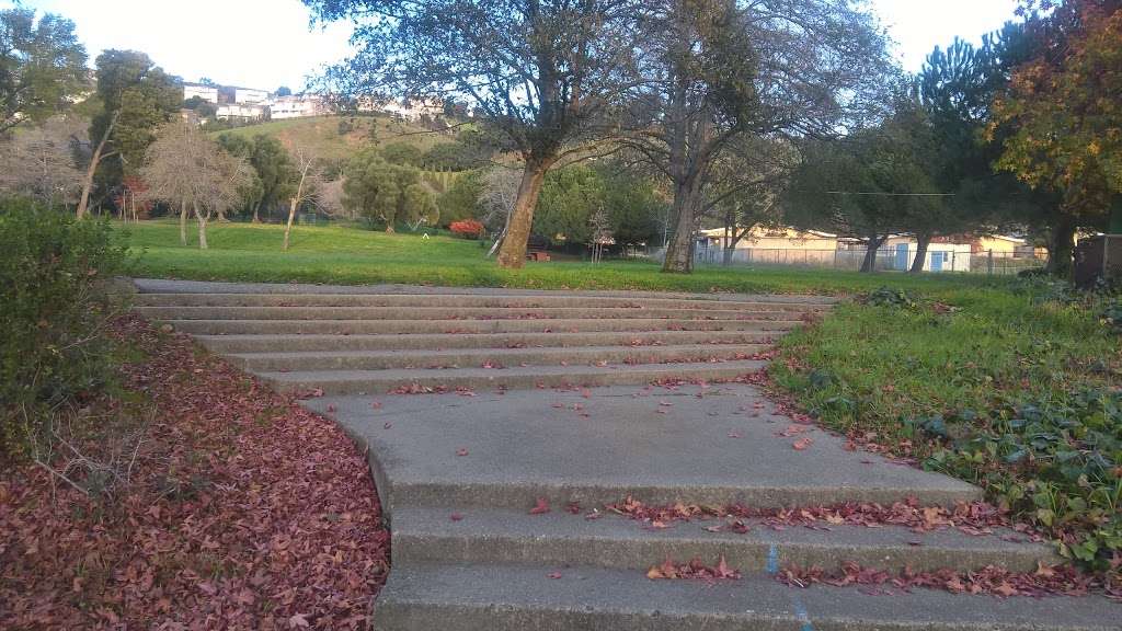 Fairway Greens Park | Hayward, CA 94544, USA