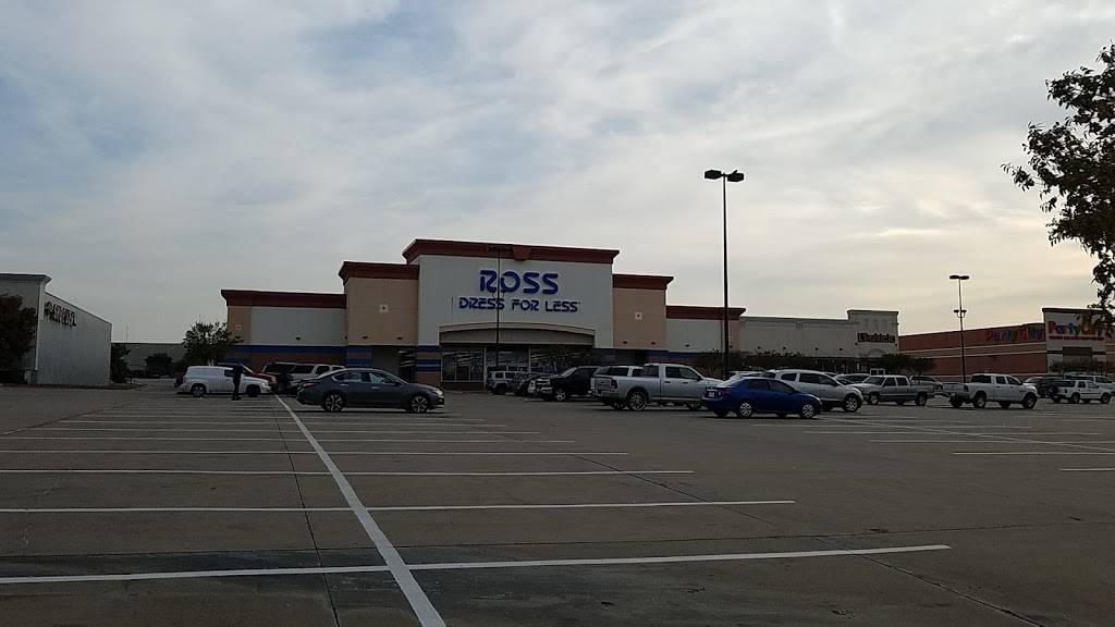 Ross Dress for Less | 4404 Dallas Fort Worth Turnpike, Dallas, TX 75211, USA | Phone: (214) 339-4006