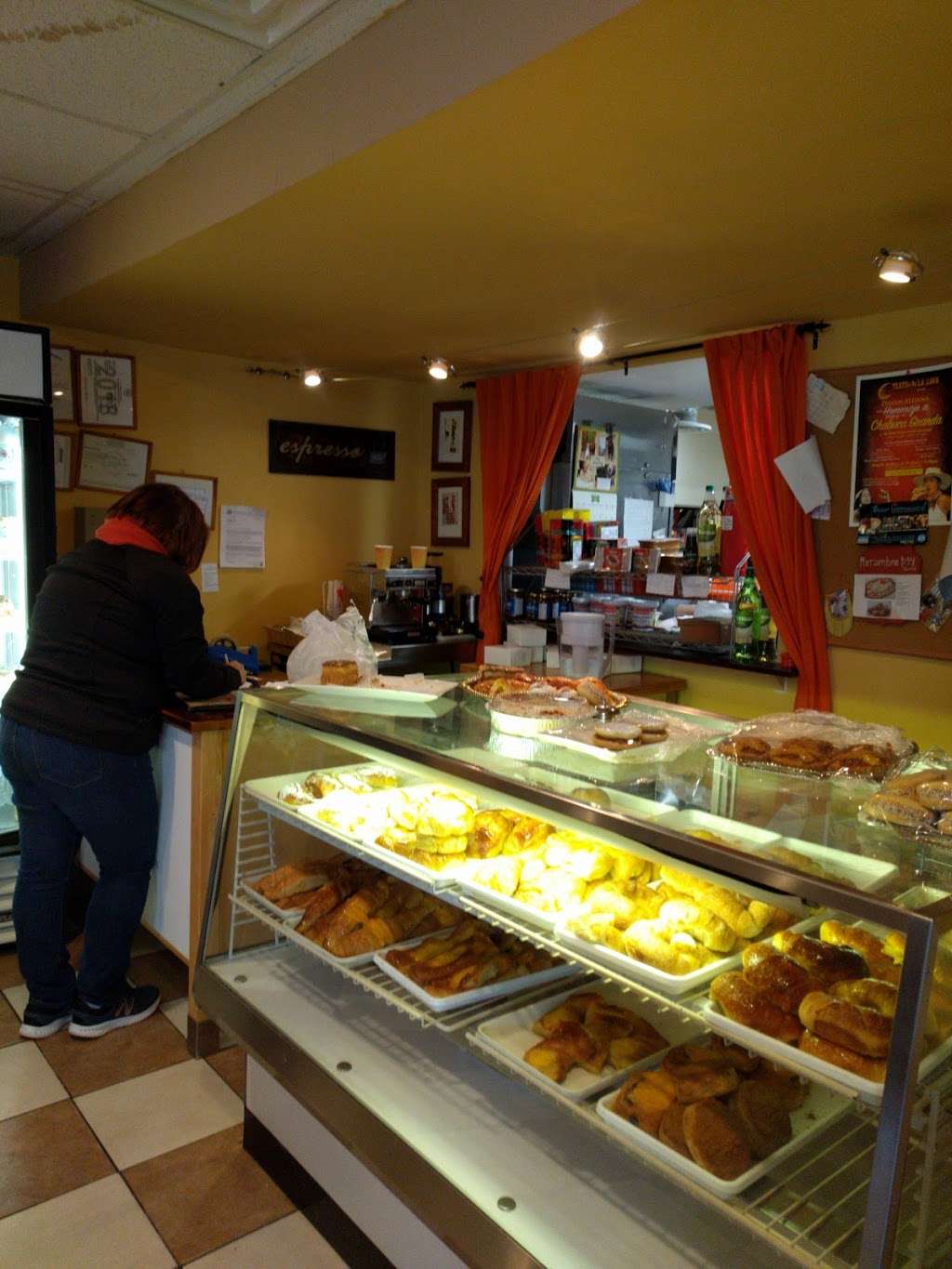 Tango Pastry | 6100 Richmond Hwy, Alexandria, VA 22303, USA | Phone: (703) 477-2577