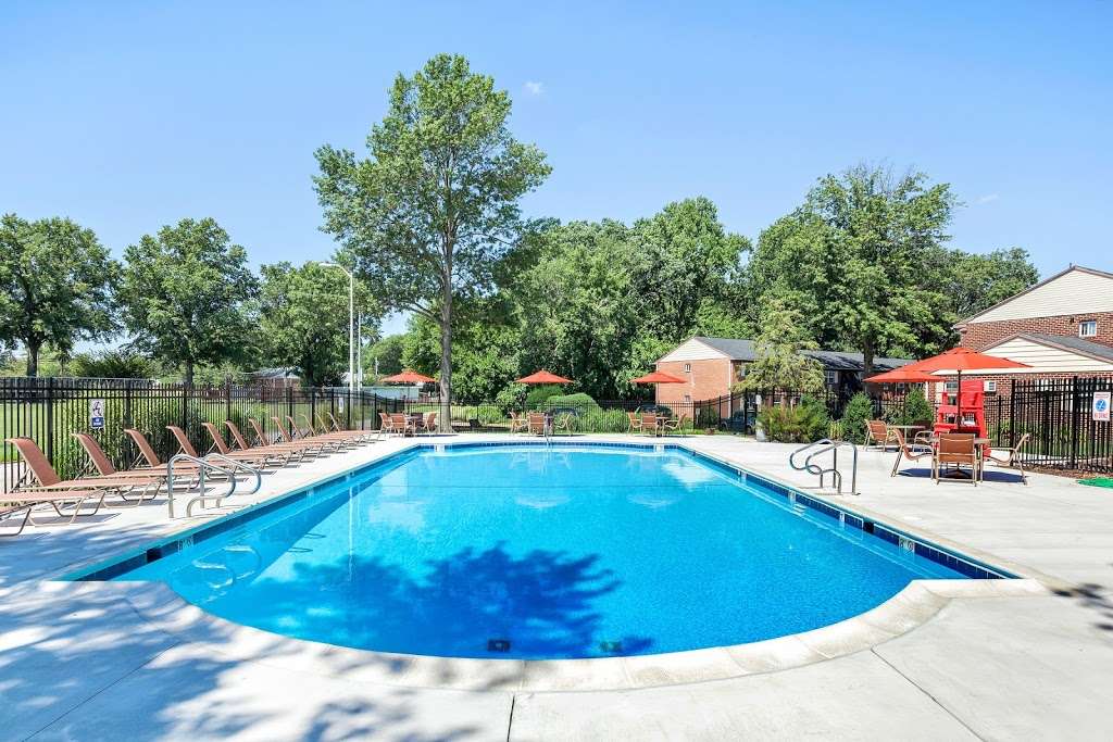 Fox Pointe Apartment Homes | 14A Fox Ridge Dr, Hi-Nella, NJ 08083, USA | Phone: (856) 784-5553