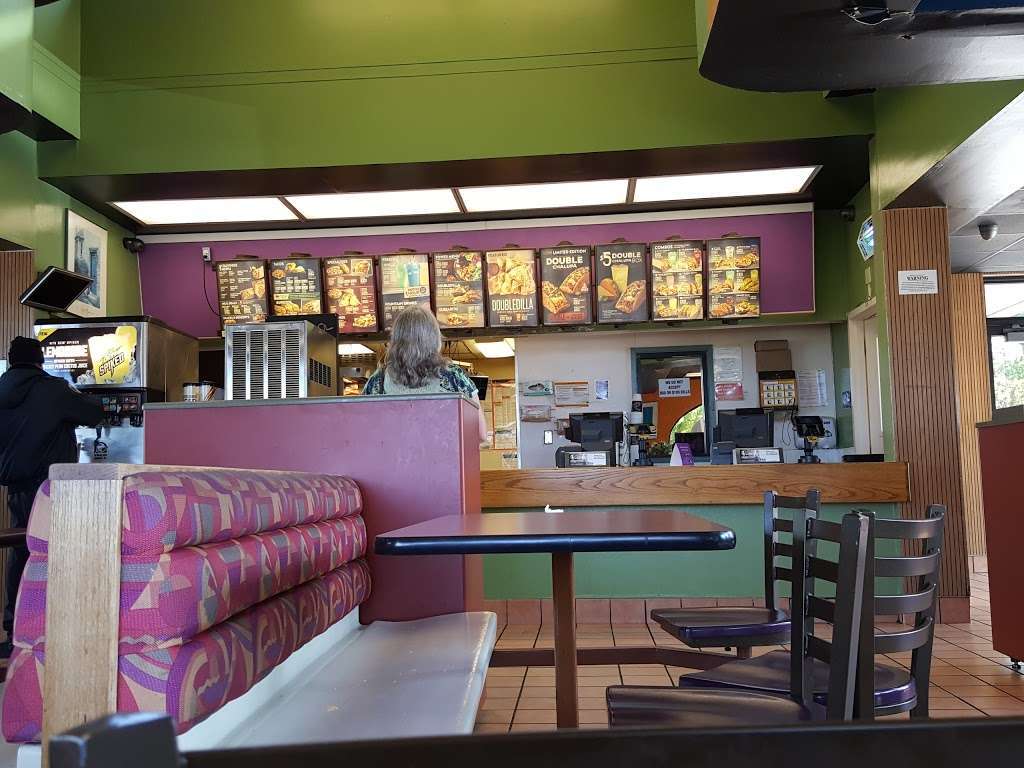 Taco Bell | 974 Admiral Callaghan Ln, Vallejo, CA 94591, USA | Phone: (707) 648-2402