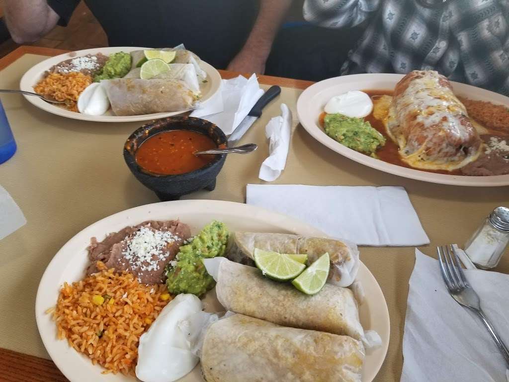 Bellos Mexican Restaurant | 1315 Lillian St, Elgin, IL 60123, USA | Phone: (847) 697-9058