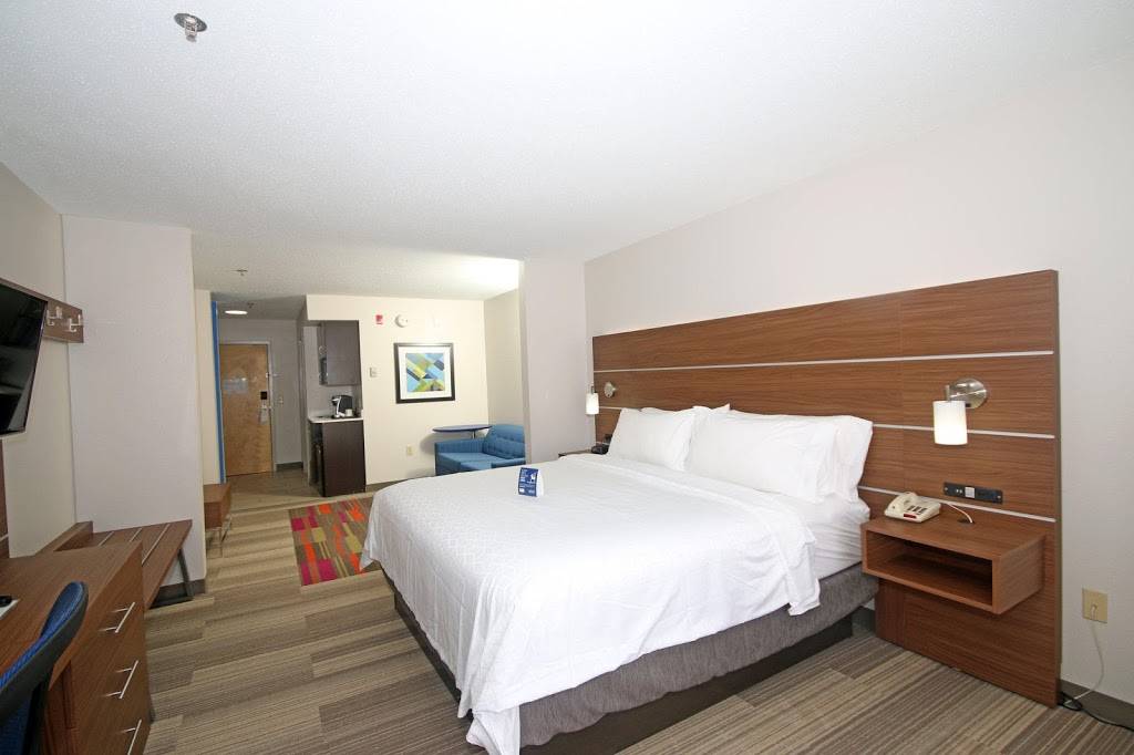 Holiday Inn Express & Suites Greensboro-East | 3111 Cedar Park Rd, Greensboro, NC 27405 | Phone: (336) 697-0101