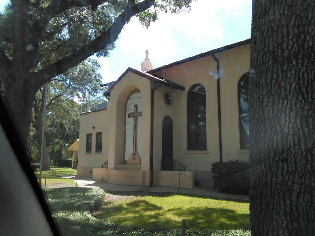 Holy Cross Catholic Church | 839 Church St, East Bernard, TX 77435, USA | Phone: (979) 335-7551