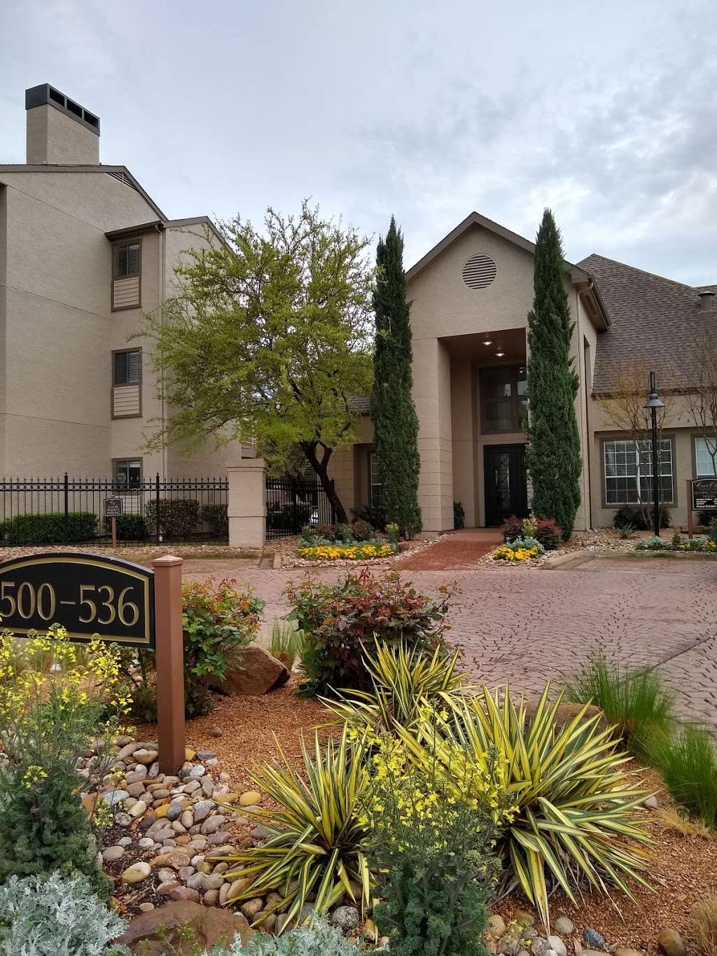 Casa Valley Apartments | 500 Santa Fe Trail, Irving, TX 75063, USA | Phone: (972) 628-6480