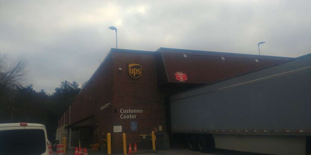 UPS Customer Center | 110 Kimball Ln, Lynnfield, MA 01940, USA | Phone: (800) 742-5877