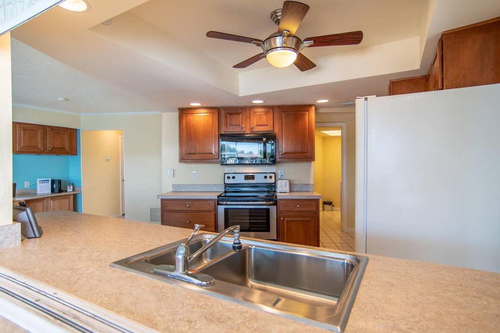 Tropical Paradise Properties | 2096 Massachusetts Ave NE, St. Petersburg, FL 33703, USA | Phone: (914) 527-5947