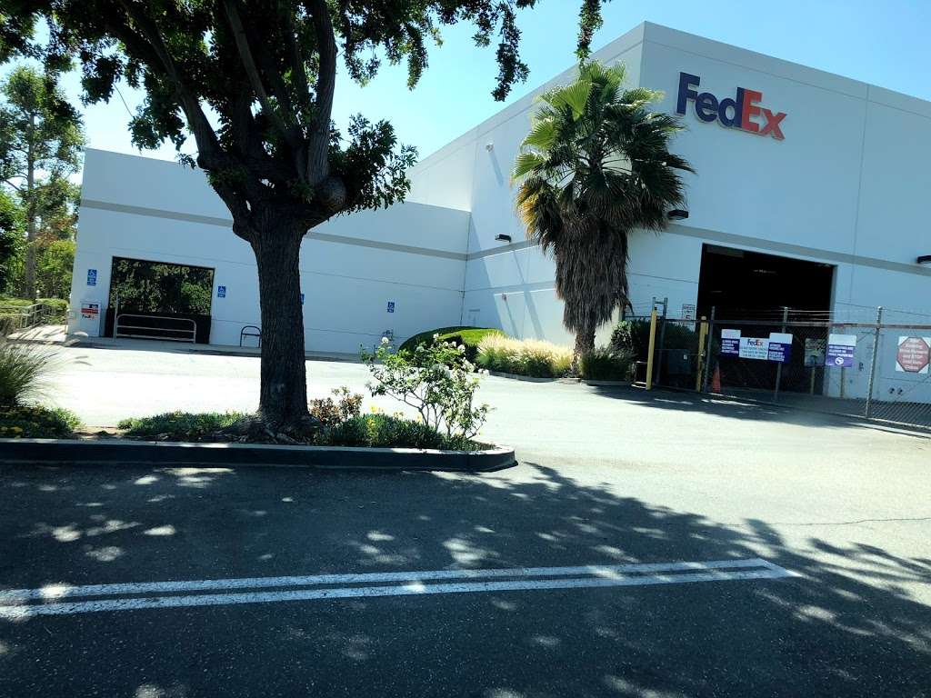FedEx Ship Center | 16633 Schoenborn St, North Hills, CA 91343, USA | Phone: (800) 463-3339