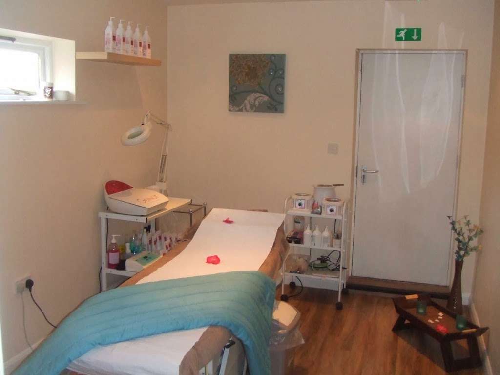 Oceania Health & Beauty | 3-4 Portobello Parade, Fawkham Road, Sevenoaks, West Kingsdown TN15 6JP, UK | Phone: 01474 850627