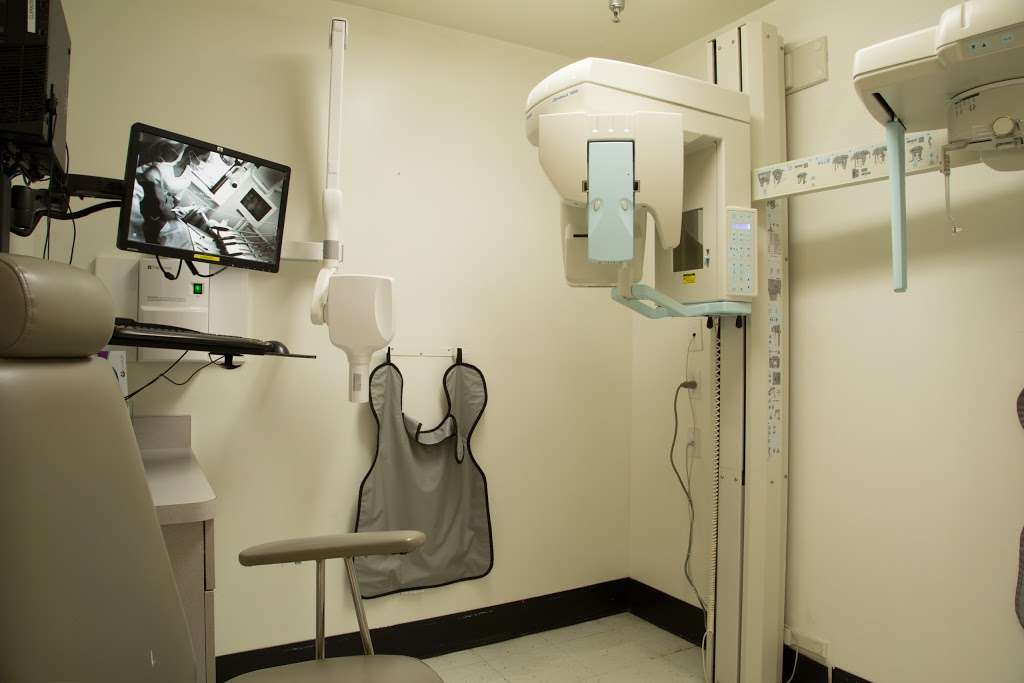 Western Dental & Orthodontics in 1820 N 75th Ave, Phoenix, AZ 85035, USA