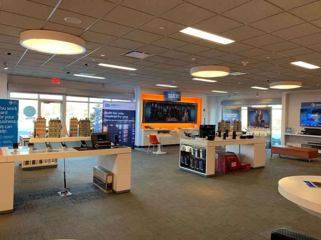 AT&T Store | 917 Randall Rd, St. Charles, IL 60174, USA | Phone: (630) 444-1624