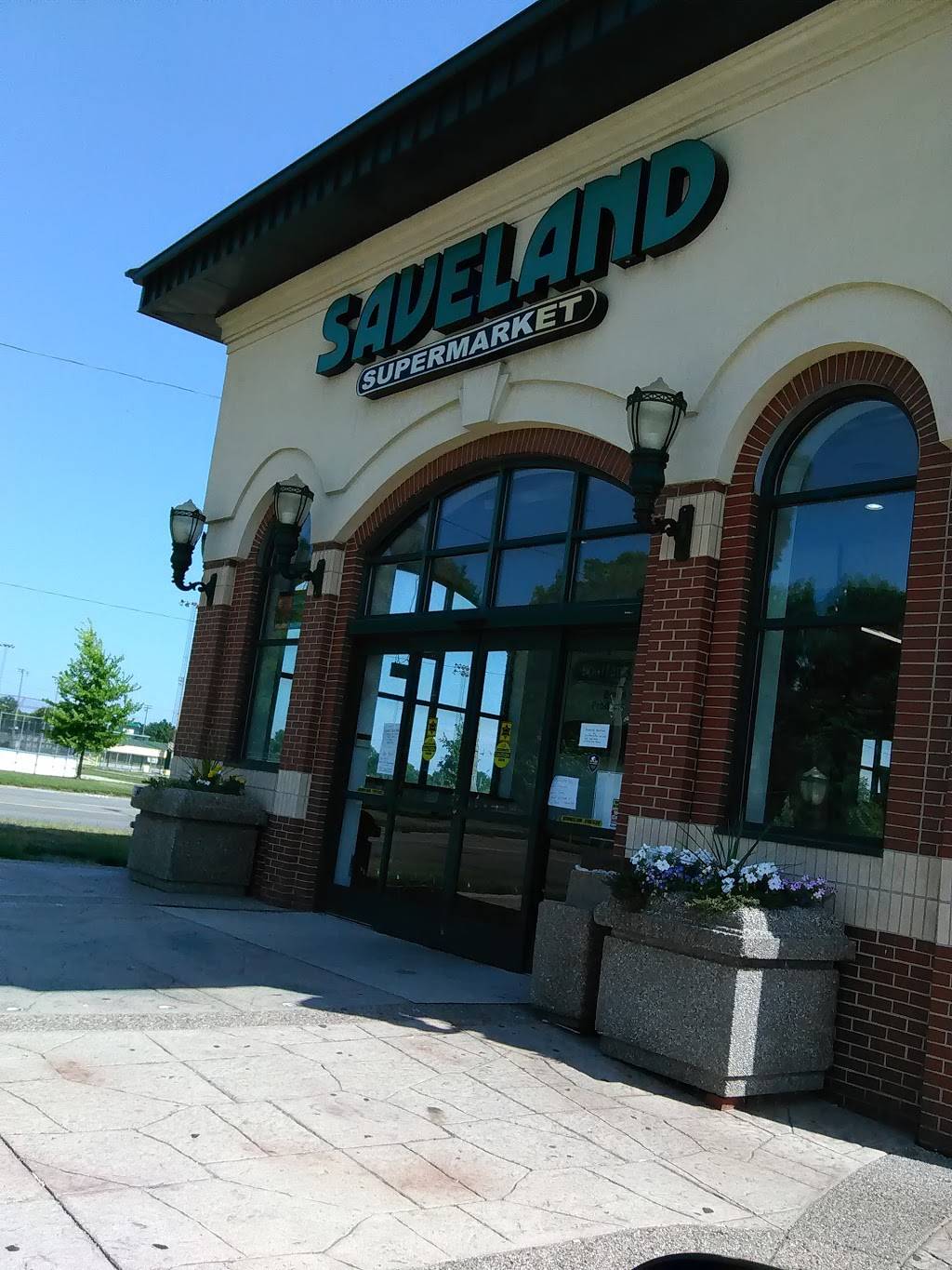 Saveland Supermarket | 8370 Pelham Rd, Taylor, MI 48180, USA | Phone: (313) 291-0720