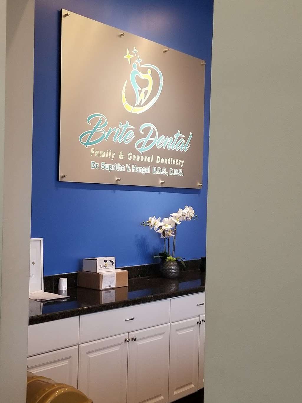 Brite Dental Center | 15002 Ella Blvd #42, Houston, TX 77090 | Phone: (281) 872-9696