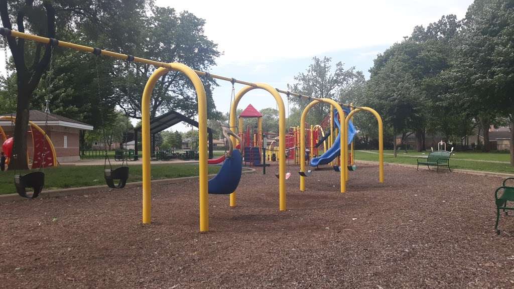 Harr Park | Burbank, IL 60459, USA | Phone: (708) 599-3873