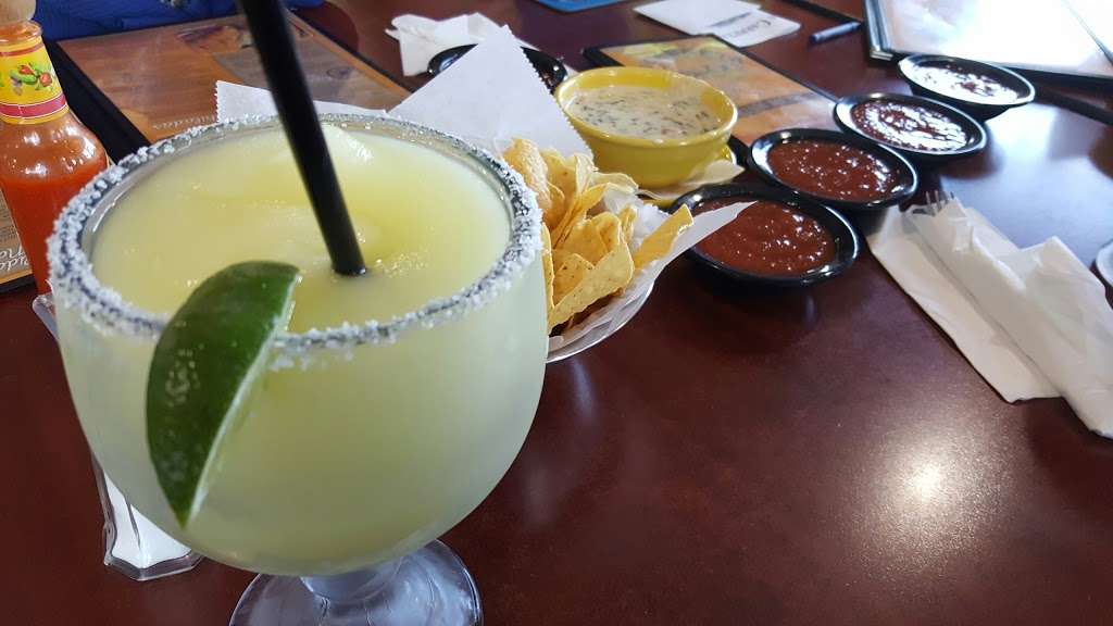 La Carreta Mexican Restaurant | 121 Express Ln, Lansing, KS 66043, USA | Phone: (913) 250-0054