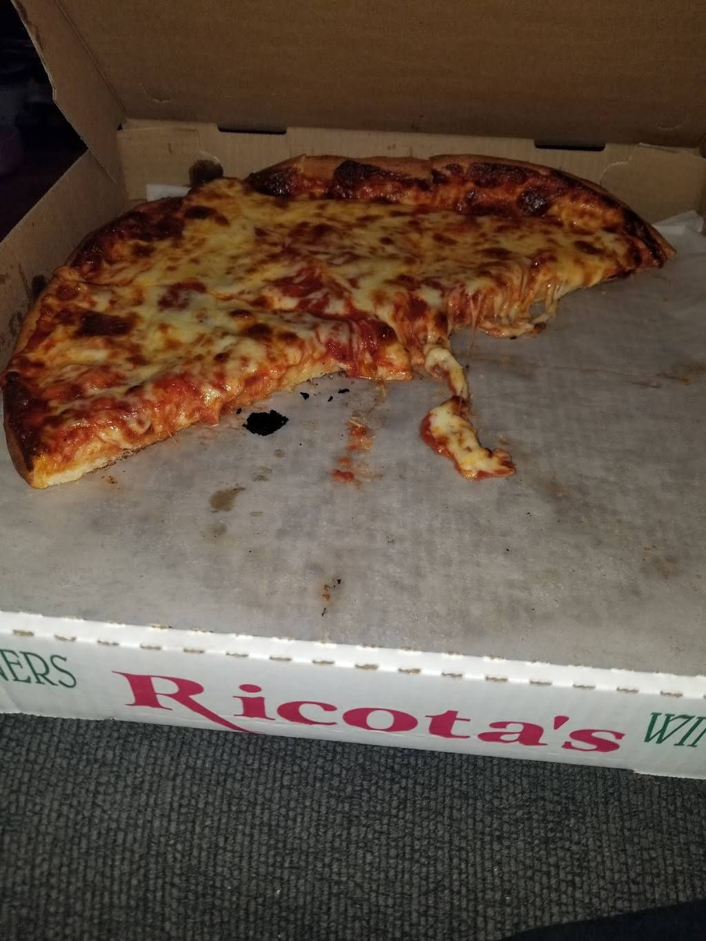 Ricotas Pizza | 2405 William St, Buffalo, NY 14206, USA | Phone: (716) 893-0408