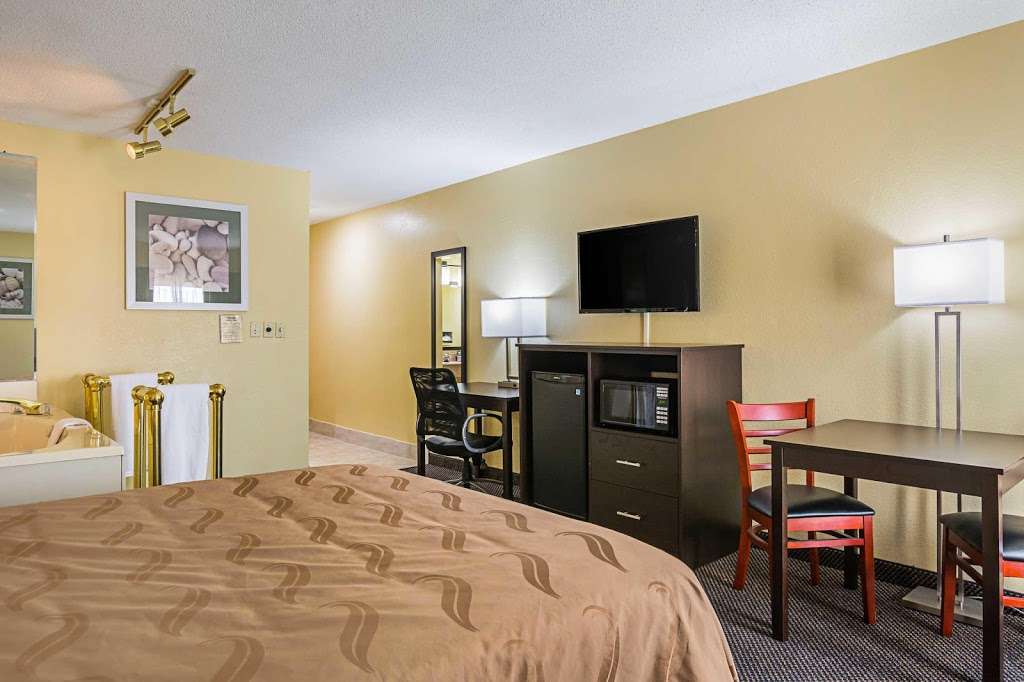 Quality Inn & Suites Greensburg I-74 | 2211 IN-3, Greensburg, IN 47240, USA | Phone: (812) 663-9998