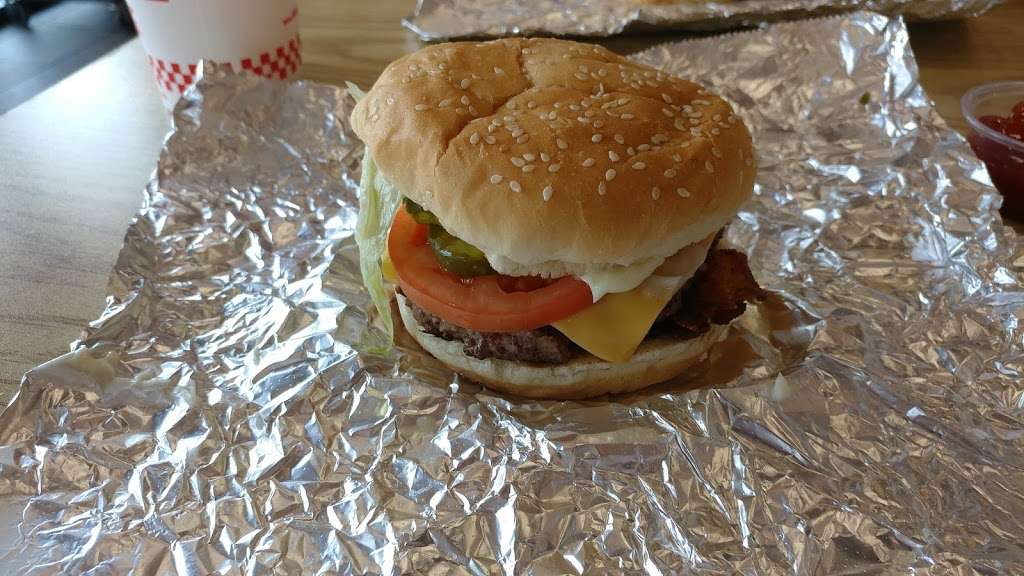 Five Guys | 141 Wilson Ave Stuite A, Hanover, PA 17331, USA | Phone: (717) 634-5824