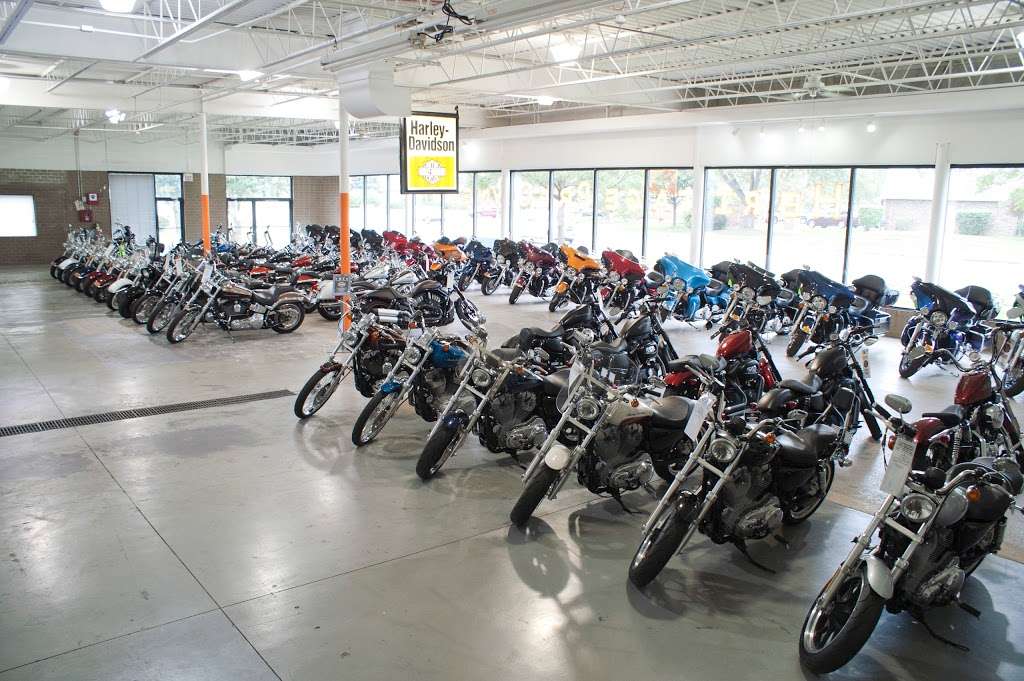 Heritage Harley-Davidson Inc | 2595 Ogden Ave, Lisle, IL 60532, USA | Phone: (630) 420-1942