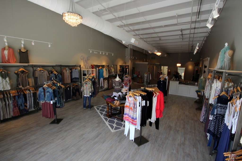 Mainstream Boutique Katy | 25757 Westheimer Pkwy #110, Katy, TX 77494, USA | Phone: (832) 437-3124