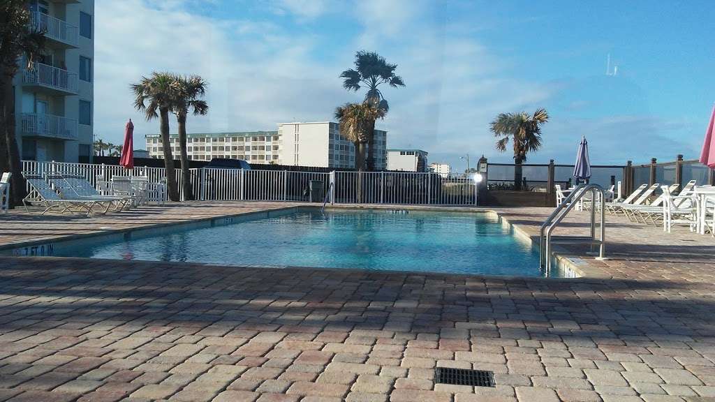 Sea Dip Beach Resort | 1233 S Atlantic Ave, Daytona Beach, FL 32118, USA | Phone: (386) 253-0334