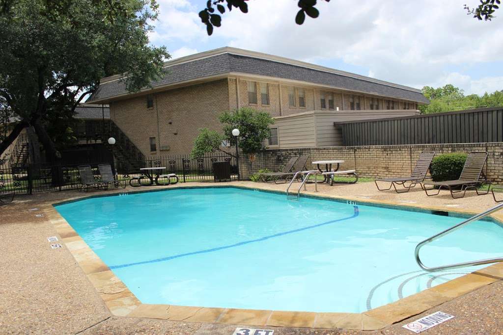 The Colony Apartments | 3321 Coker St, Irving, TX 75062, USA | Phone: (972) 255-5000