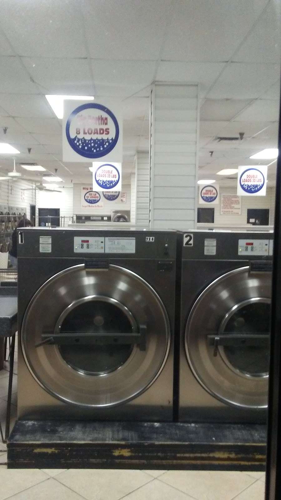 AAA 24 Hr Coin Laundry | 1570 Harrison St, Titusville, FL 32780, USA | Phone: (321) 269-9319