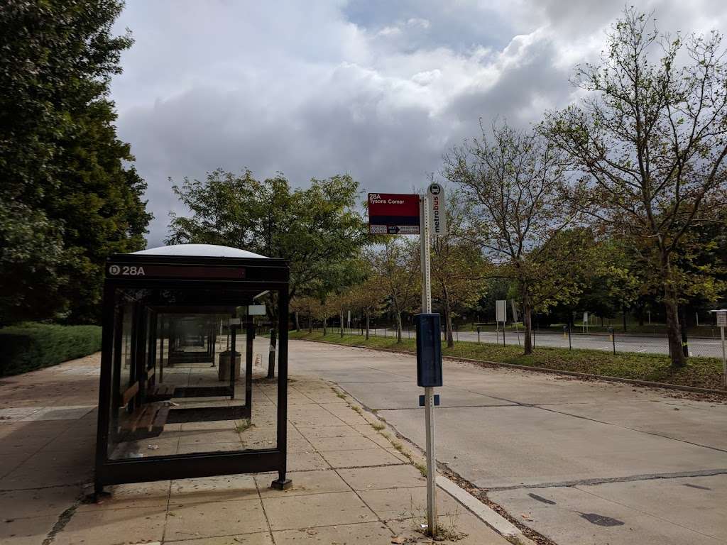 West Falls Church Station & Bus Bay D | Idylwood, VA 22043