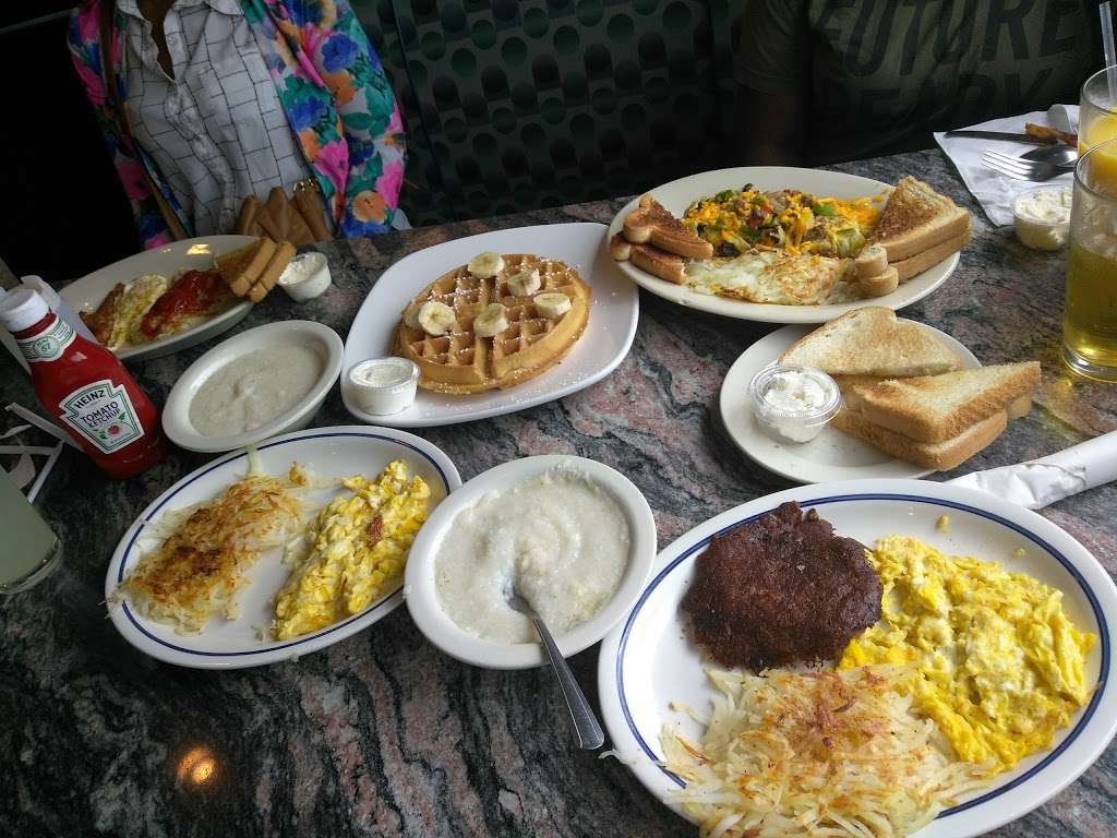 Philly Diner (Essington) | 51 Industrial Hwy, Essington, PA 19029, USA | Phone: (610) 521-1525
